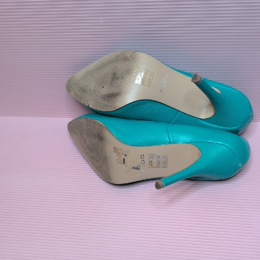 Aldo Vibrant Teal Heels - Picture 3 of 10